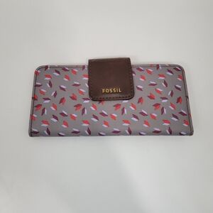 Fossil Madison Tab Gray Geometric Print Clutch Wallet